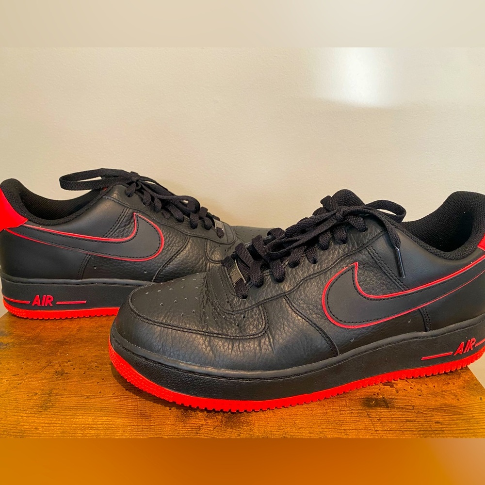 Men’s 10.5 Nike Air Force 1